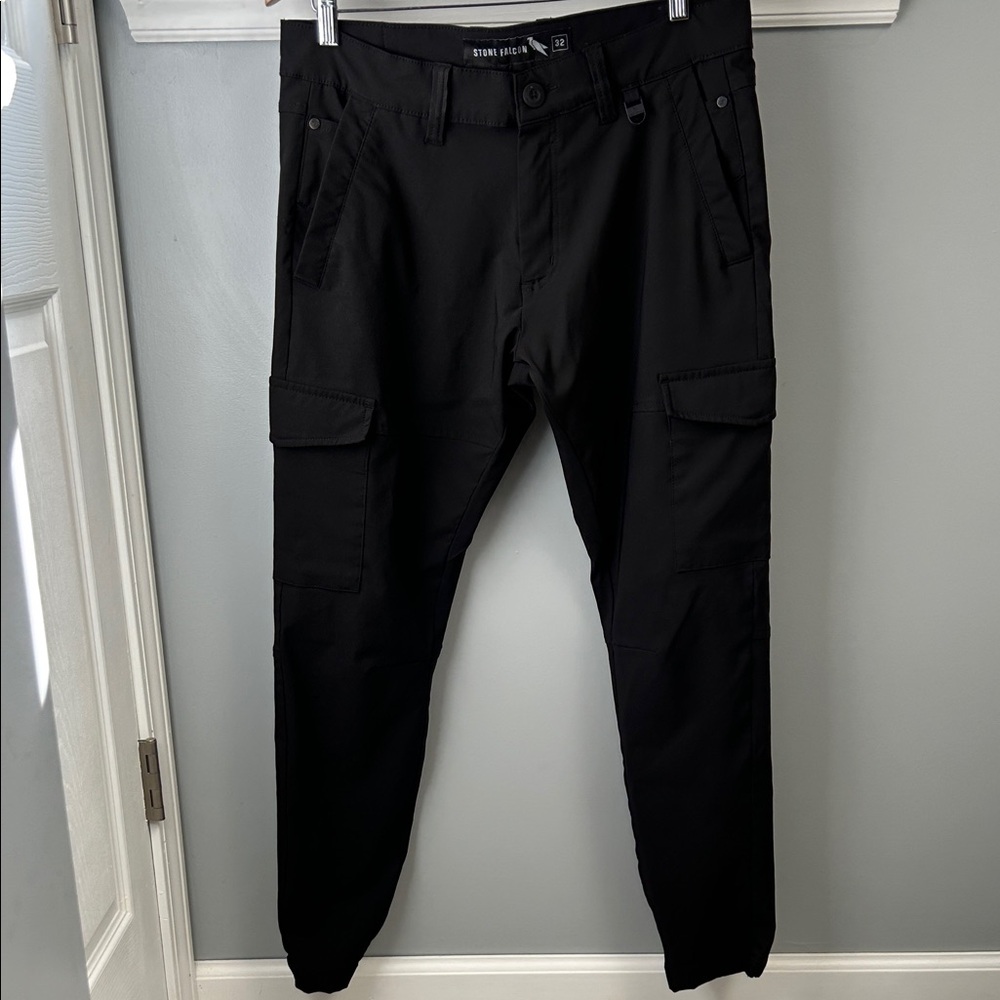 Stone Falcon Men's Black Cargo Pants